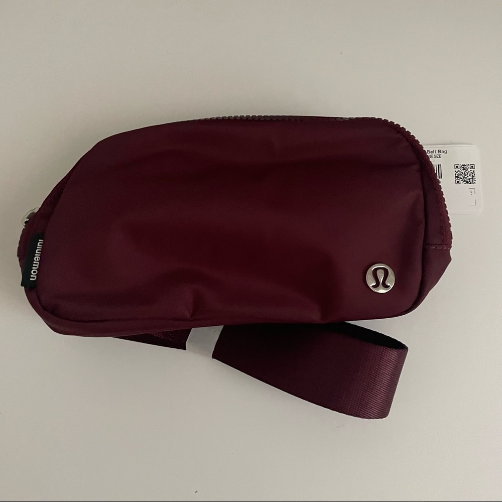 NWT Lululemon Everywhere Belt Bag Red Merlot - Picture 2 of 8